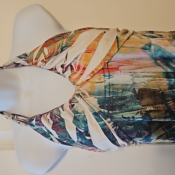 Venus size large halter top - Picture 2 of 3